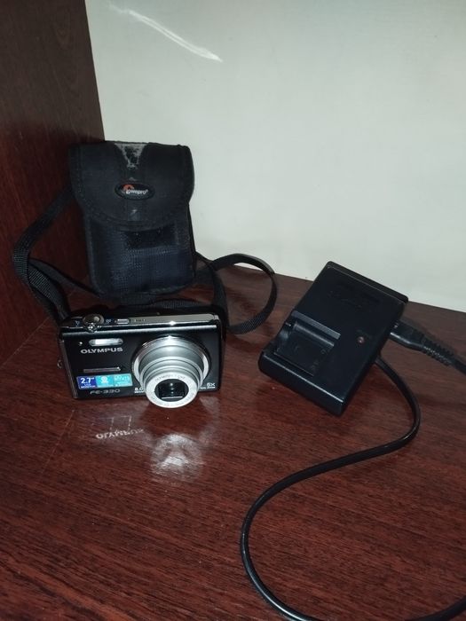 Продам цифровую фотокамеру Olympus FE-330 8.0MP