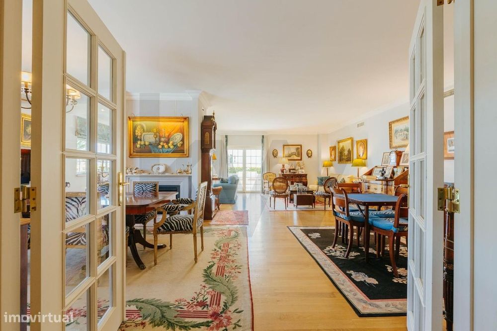 Apartamento no Monte Estoril, com terraço a sul em condomínio de de Pr