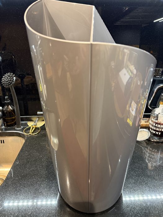 Balde versatil Design Arq Adalberto Dias Suporte Guarda Chuva