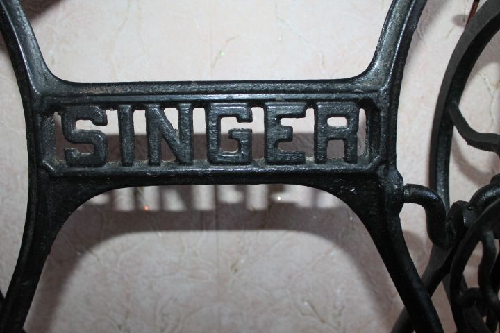 Антикварная швейная машинка Singer 1906 год