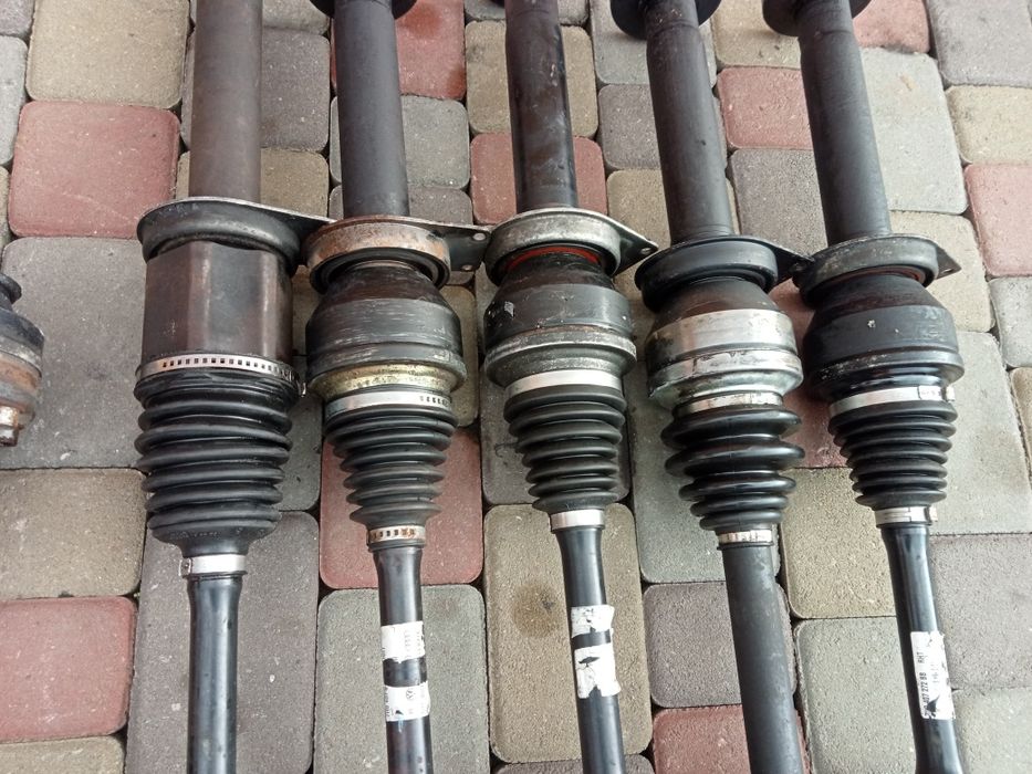 Полуось,піввісь ліва права Vivaro ,Vw,Фольксваген T4 Т5 1.9,2.0,2.5.