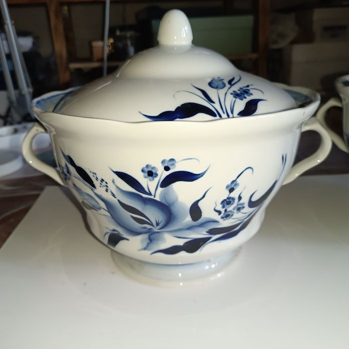 Сервіз столовий фаянсовий на 12 персон, ссср