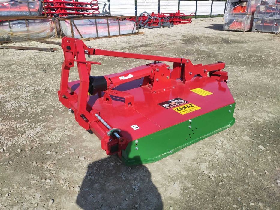 Tłuka kosiarka do ogrodu pod drzewa do mailn borówki