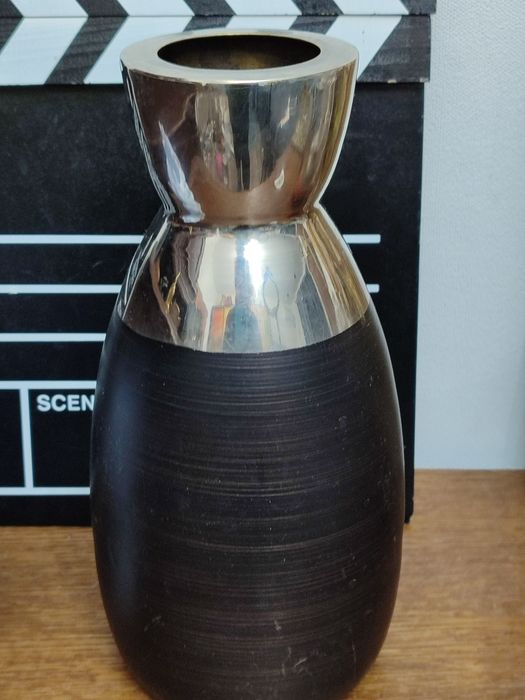 Декор модерн ваза , тримач для окулярів