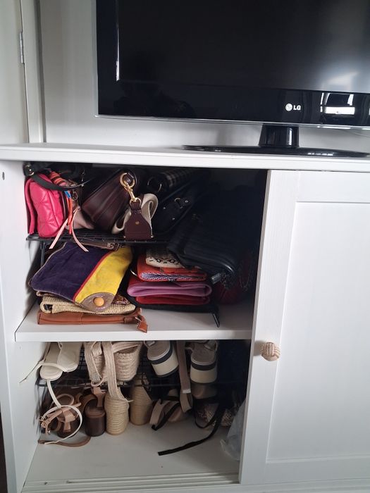 Consola HAVSTA ikea com arrumação