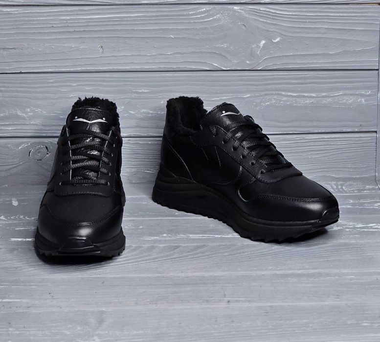 Женские кожаные замшевые зимние черные кроссовки на меху!!!