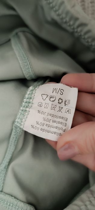 Calças fit tamanho M/L. Verdes. Usadas