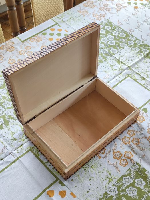 Szkatułka drewniana na biżuterię PRL antyk