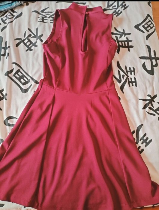 Vestido bordôt manga a cava Lefties