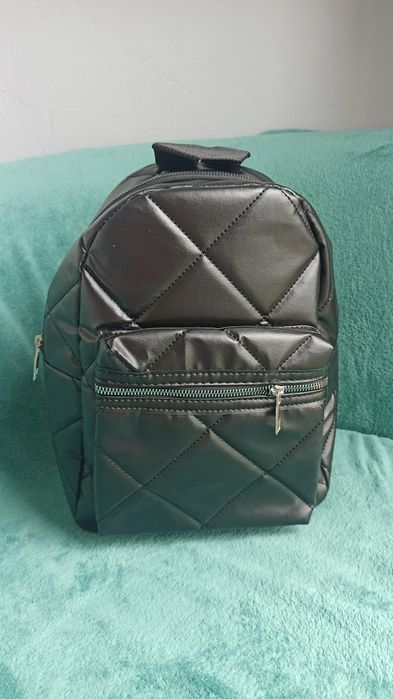 Рюкзак різних кольорів