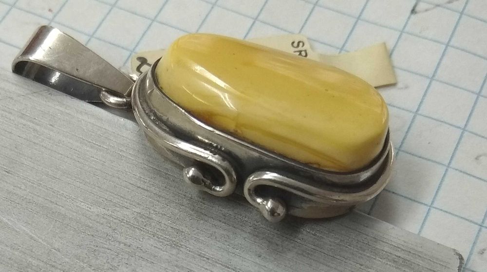 Wisiorek jasny żółty Bursztyn Srebro 925 Nowe