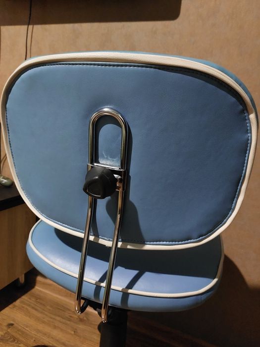 Дитяче комп'ютерне крісло