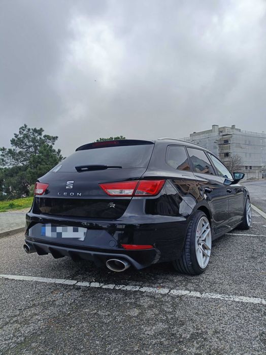 SEAT Leon ST 1.6TDi Style (Versão FR)
