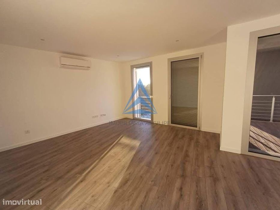 Apartamento T4 - Condomínio Fechado