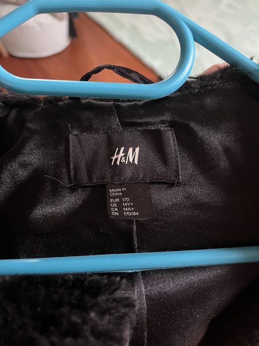 Czarne futerko dziewczęce H&M