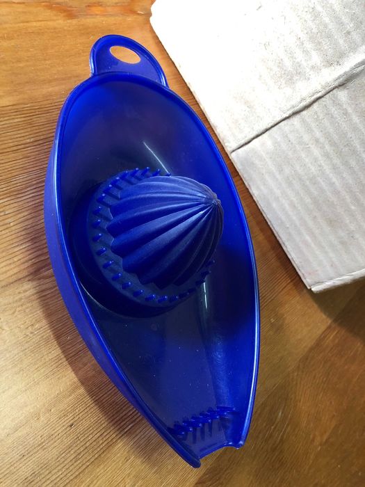 Espremedor laranja, saboneteira e descascadores