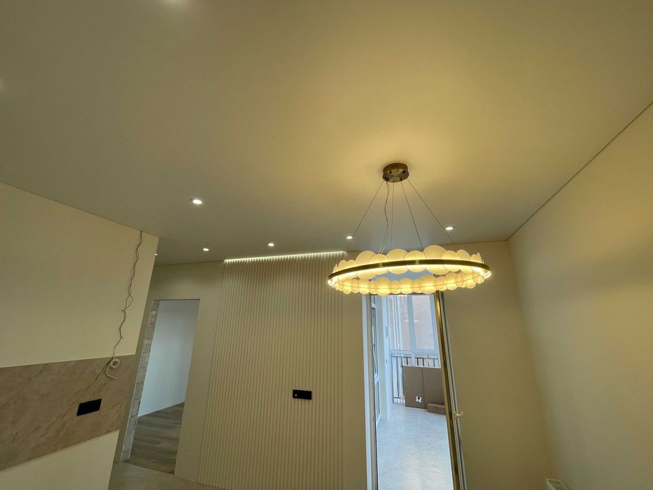 Натяжные потолки. Монтаж 1 день. Натяжні стелі. Подвесные потолки