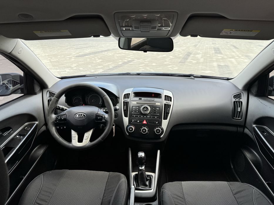 Kia Ceed 2011 года 1,6 crdi