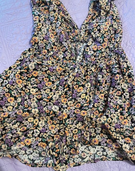 Macacão florido Pull & Bear