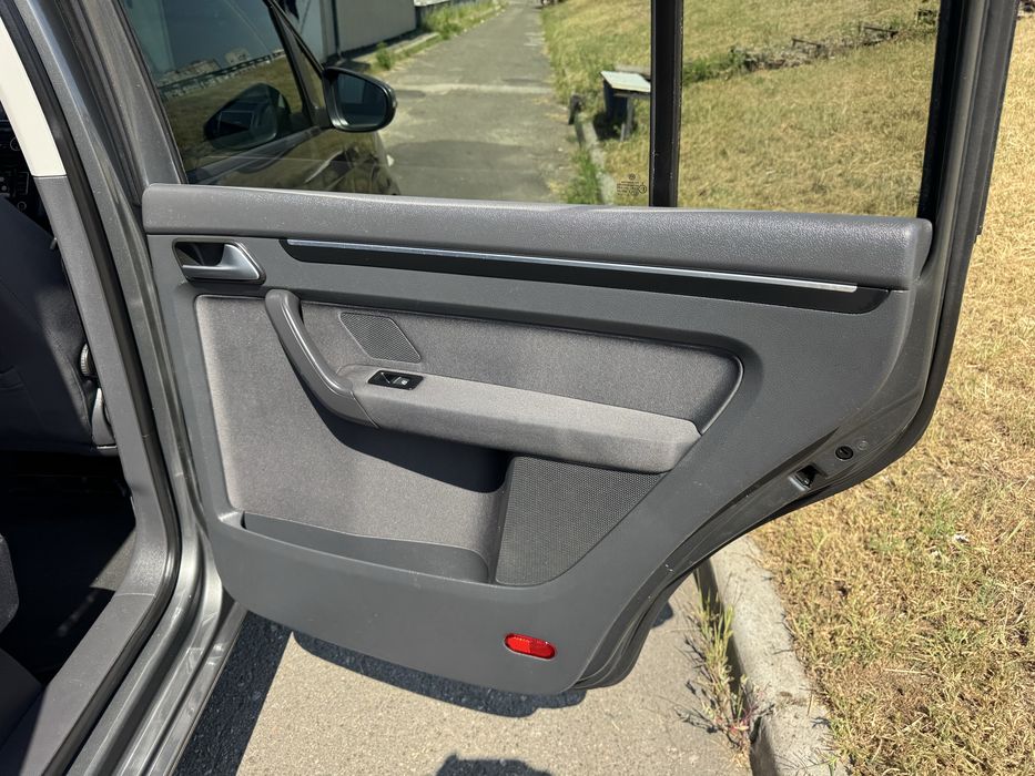 Volkswagen Touran 1.4 tsi automat з Швейцарії