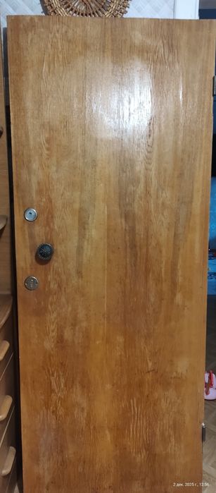 Двері дерев'яні вхідні