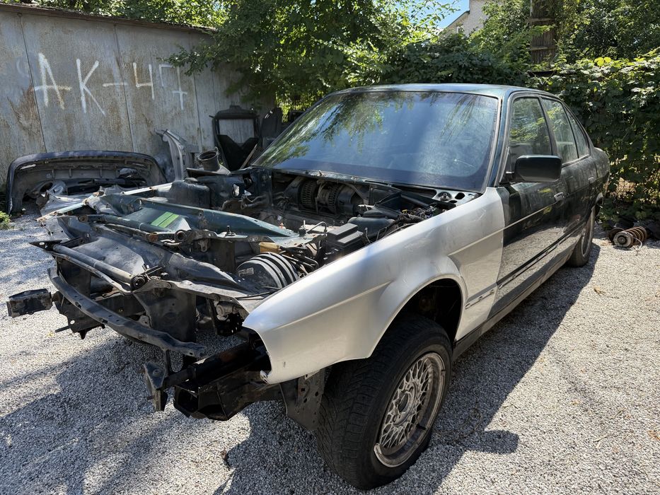 BMW E34 540i кузов на колесах бмв е34