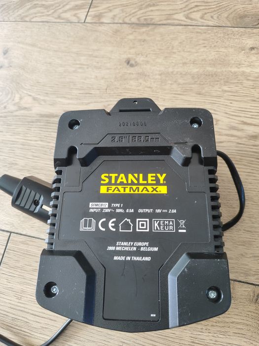 Oryginalna Szybka ładowarka Stanley FatMax 18V 4A SERIA V20 SFMCB14, n
