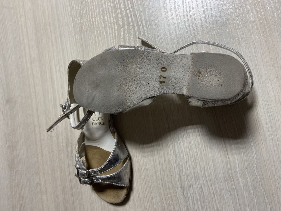 Туфлі для бальних танців