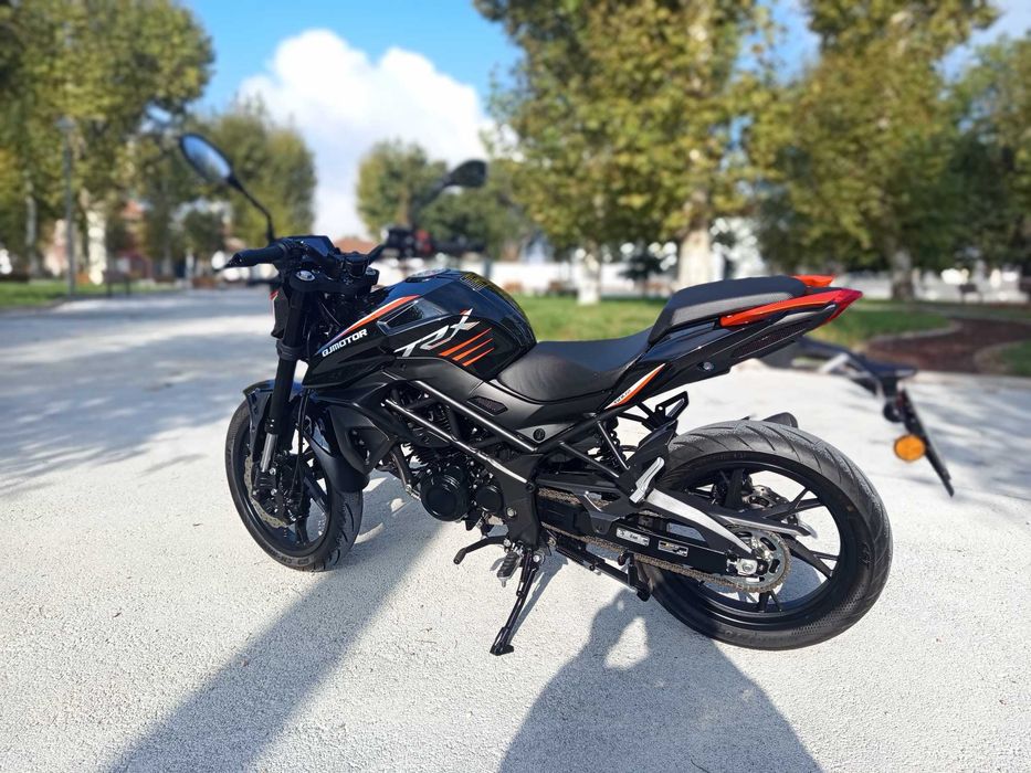 QJ MOTOR//SÓ 700 KM((Igual a Nova )) — photo 2