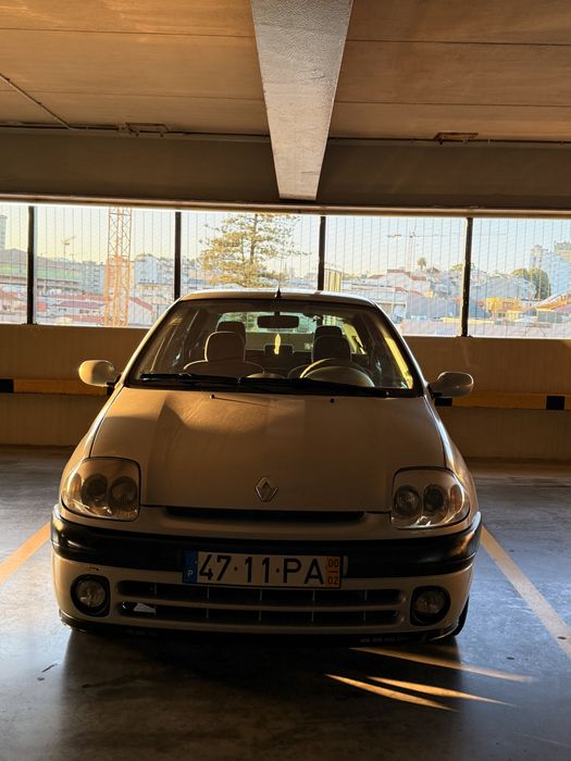 Renault Clio II 1.2 RXE – Gasolina | Ano 2000
