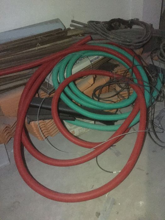 Manga corrugada vermelha e verde d-25