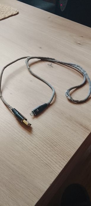 Sprzedam kabel USB iPhone
