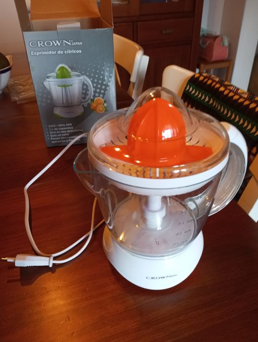 Expremedor eletrico de laranjas/citrin Crown