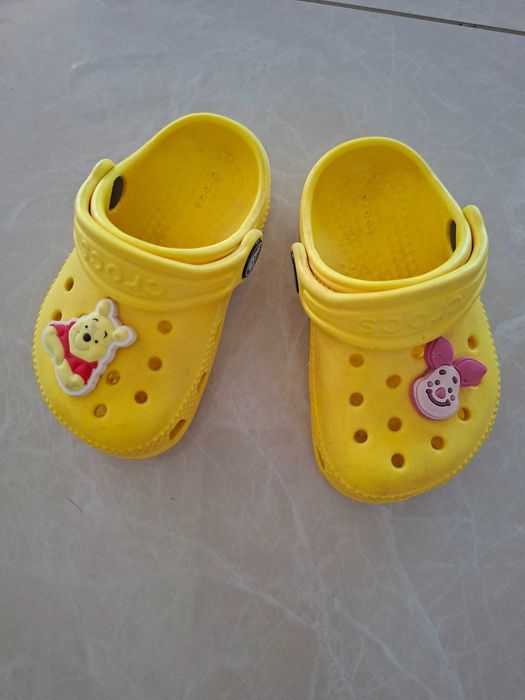 Klapki Crocs Kubuś Puchatek r. 19