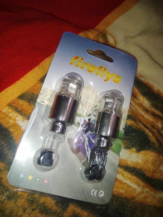 Fireflys Nakładki na Wentyl Rowerowy LED (Czerwony)