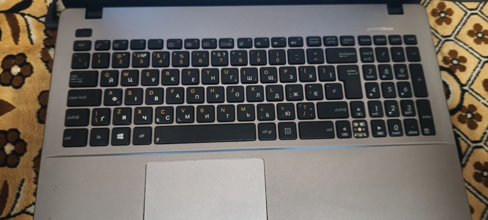 Ноутбук Асус х550с