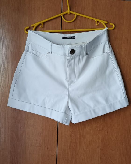 Продам шорти жіночі Guess