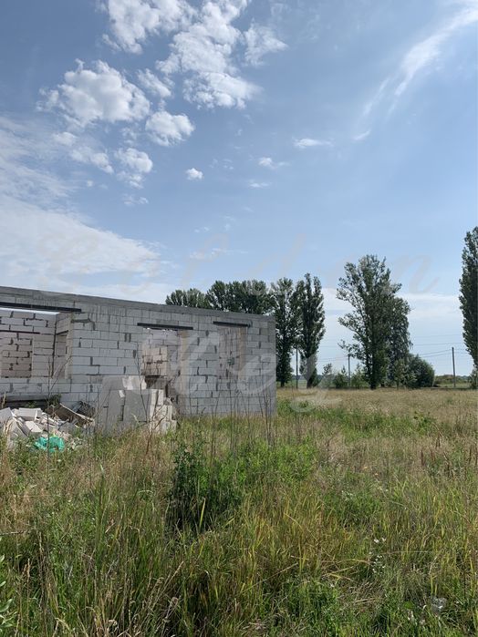 Продам  недобудований будинок, 15кВт світло ,зем. ділянка 6 соток