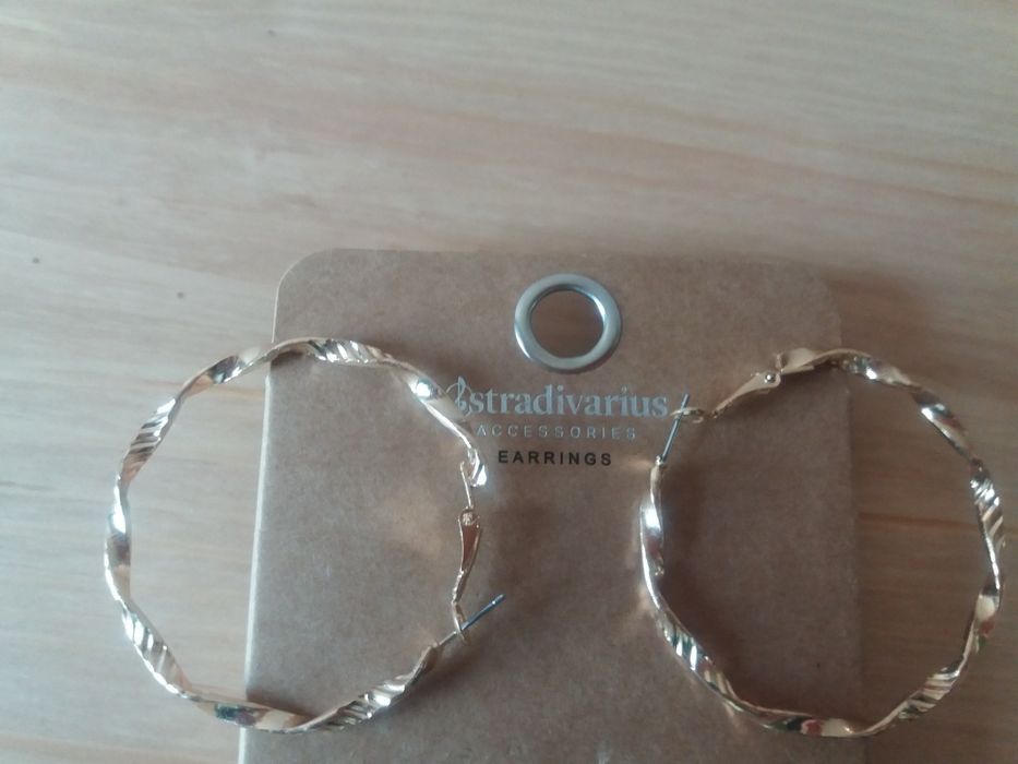 kolczyki Stradivarius