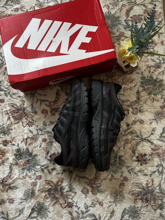 Nike P-6000 – czarne z fioletowymi detalami