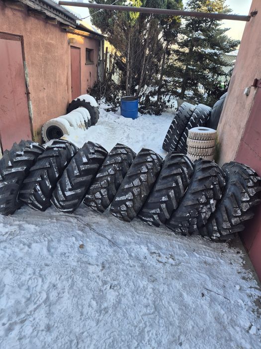 Opony koła 10.0/75-15.3