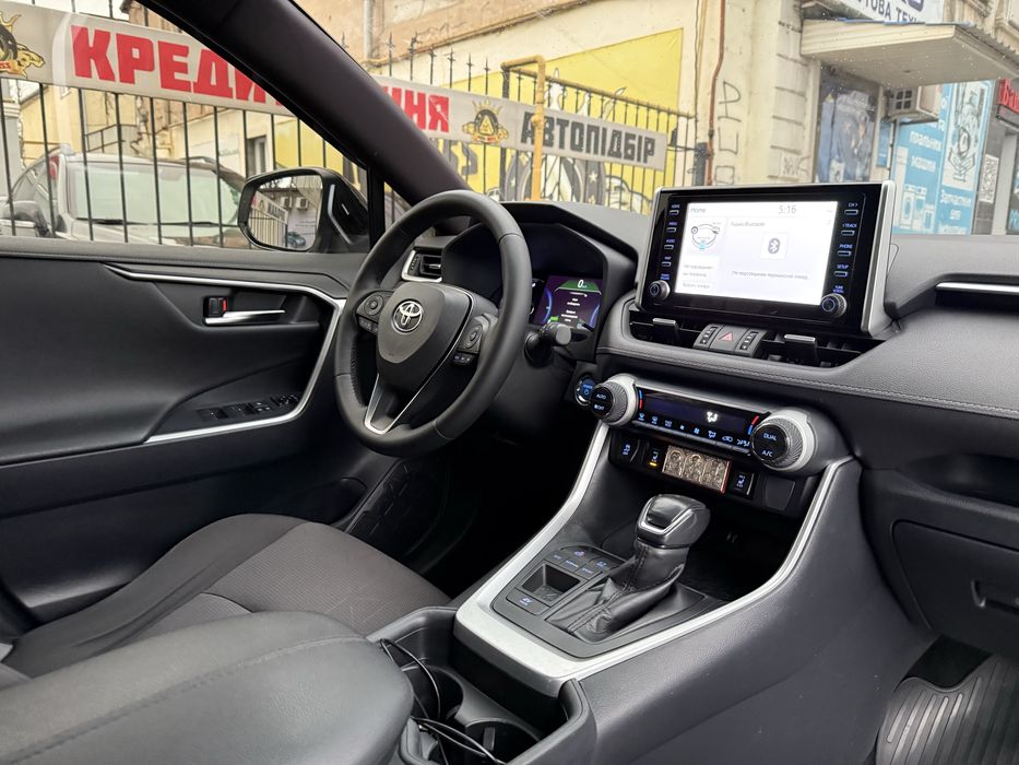 Toyota Rav4 2018 год, 2.5 гибрид!!!