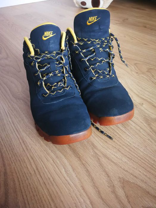 Buty zimowe Nike 24cm (38,5)