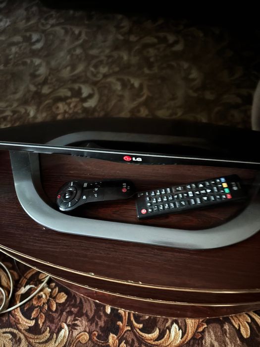 ПРОДАМ Телевізор LG 42LA690V Smart TV
