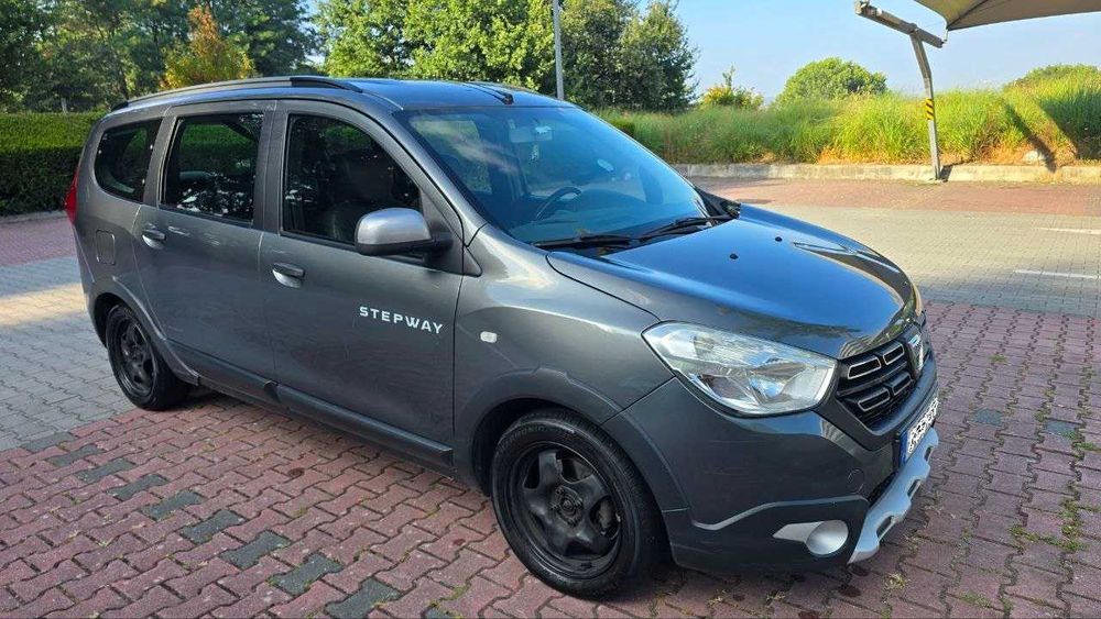 Dacia Lodgy Stepway 1.5 dCi 110 hp, diesel (gas oil), 7 seats, December 2017, Gray