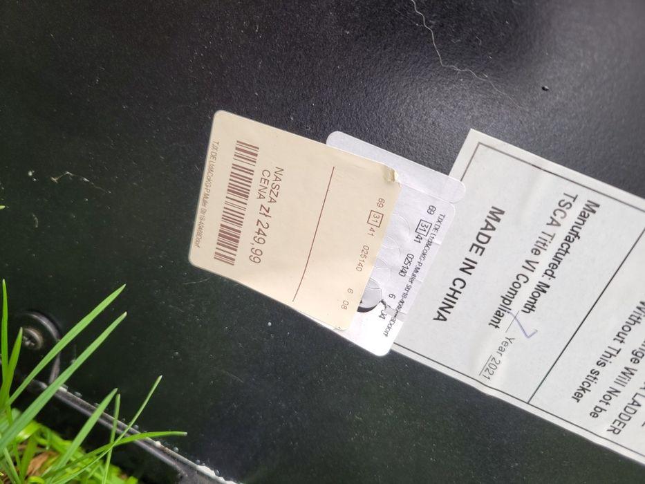 Stoliczek z marmurkowym wzorem
