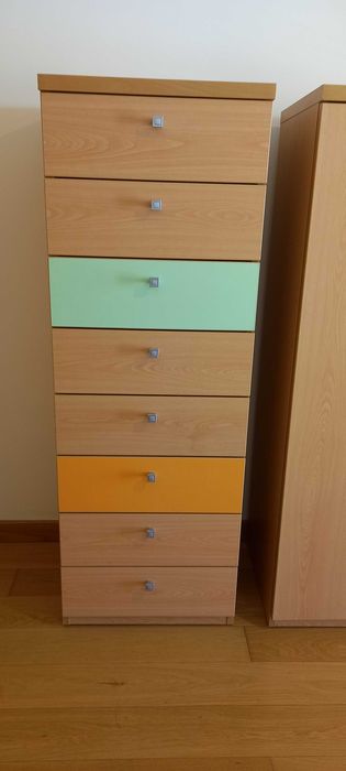 Móveis para quarto de jovem. Como novos!