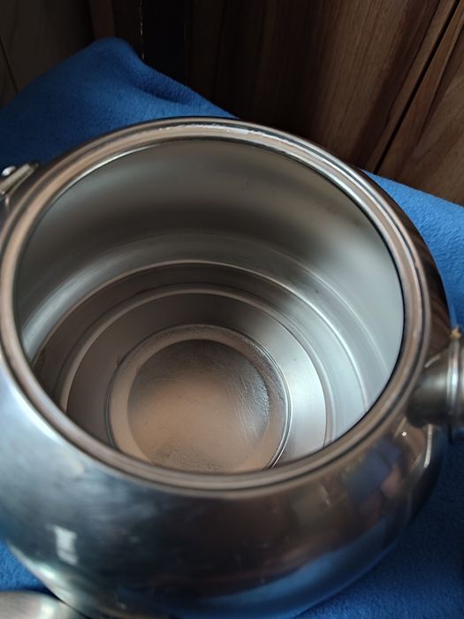 Кастрюля, 2 л.,чайник, 2,5 л., сковорода,  нержавейка, кружка,  СССР