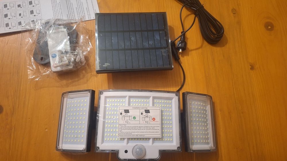 Потужний прожектор 328 LED на сонячній батареї + Пульт (кабель 5 метро