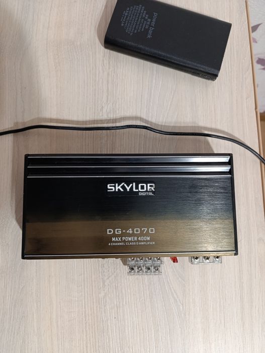 Автомобільний підсилювач звуку Skylor Digital DG-4070.
